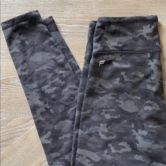 Fabletics leggings - Picture 2 of 2